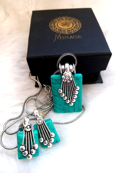 Mirage - Beautiful Long chain with Victorian style Pendent and Earing Set