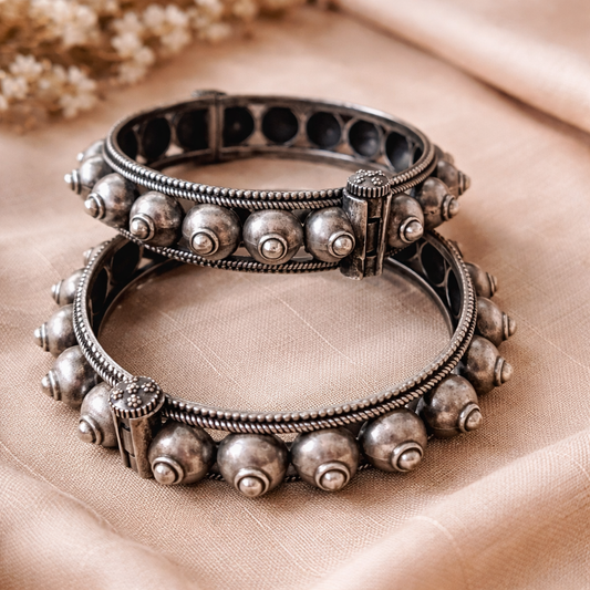 Mirage Antique Silver temple design Kada Bangle