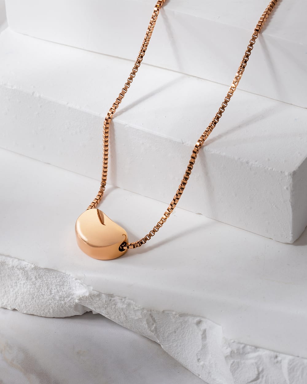 Mirage polished cute stylish unique been pendant with chain