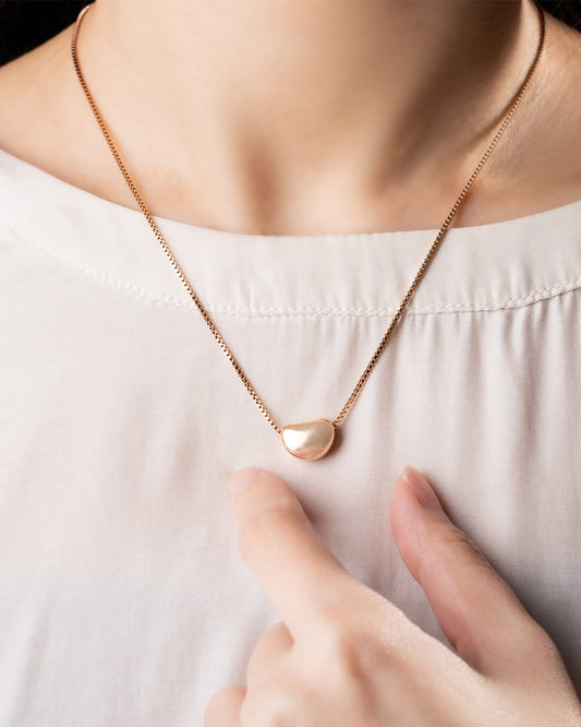 Mirage polished cute stylish unique been pendant with chain