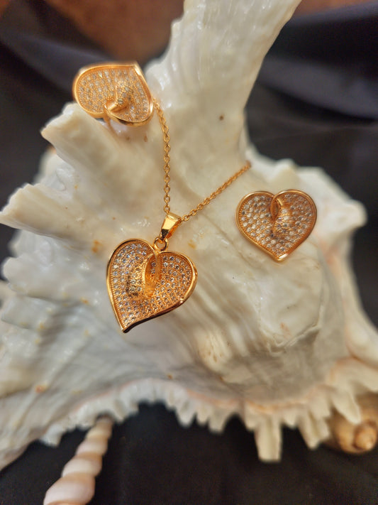 MIRAGE - Heart shape golden Dimond Pendent Earing Set with Chain