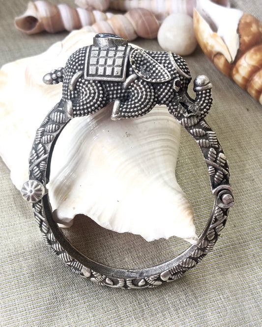 Mirage  Elephant design with big stone on top , Statement peace ,  Silver  kada  (Single Pic)