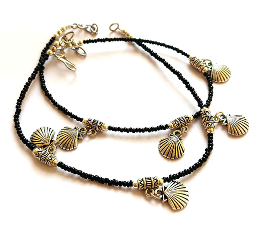 Mirage Black Bead With Hanging Silver Sea Shell Anklets