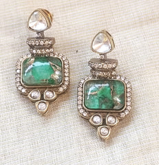 Gorgeous Stone-Studded Jewelry Necklace Set