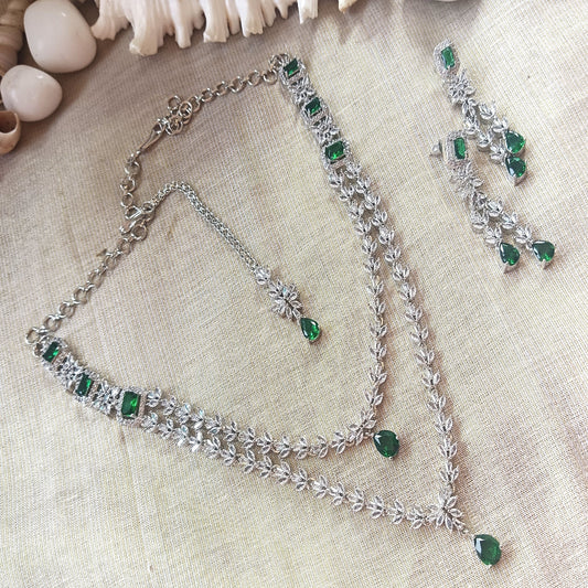 Premium Emerald Green Necklace — Luxurious Jewelry Collection