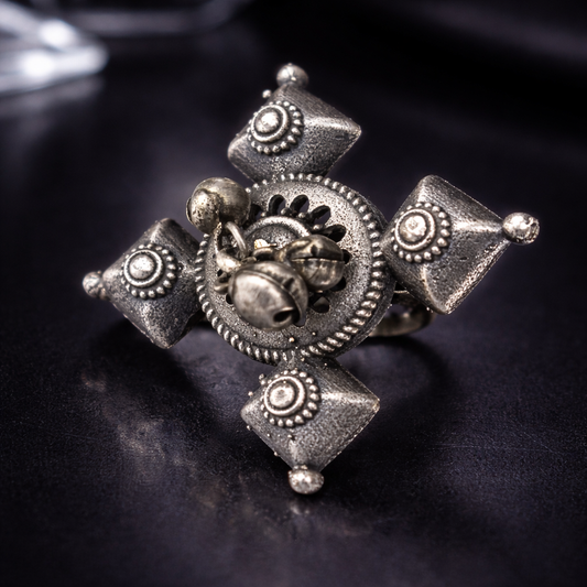 Mirage Oxidized Unique Ring