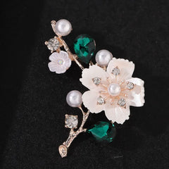 Elegant Floral Pearl & Green Crystal Brooch – Luxury Flower Lapel Pin for Women