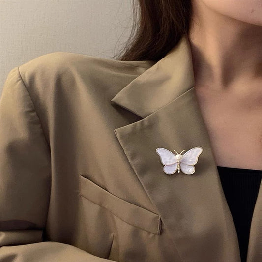 Elegant Mother-of-Pearl Butterfly Brooch with Faux Pearl – Women's Fashion Jewelry Pin