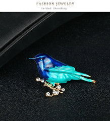Blue & Green Enamel Bird Brooch with Crystal Accents – Elegant Nature-Inspired Lapel Pin