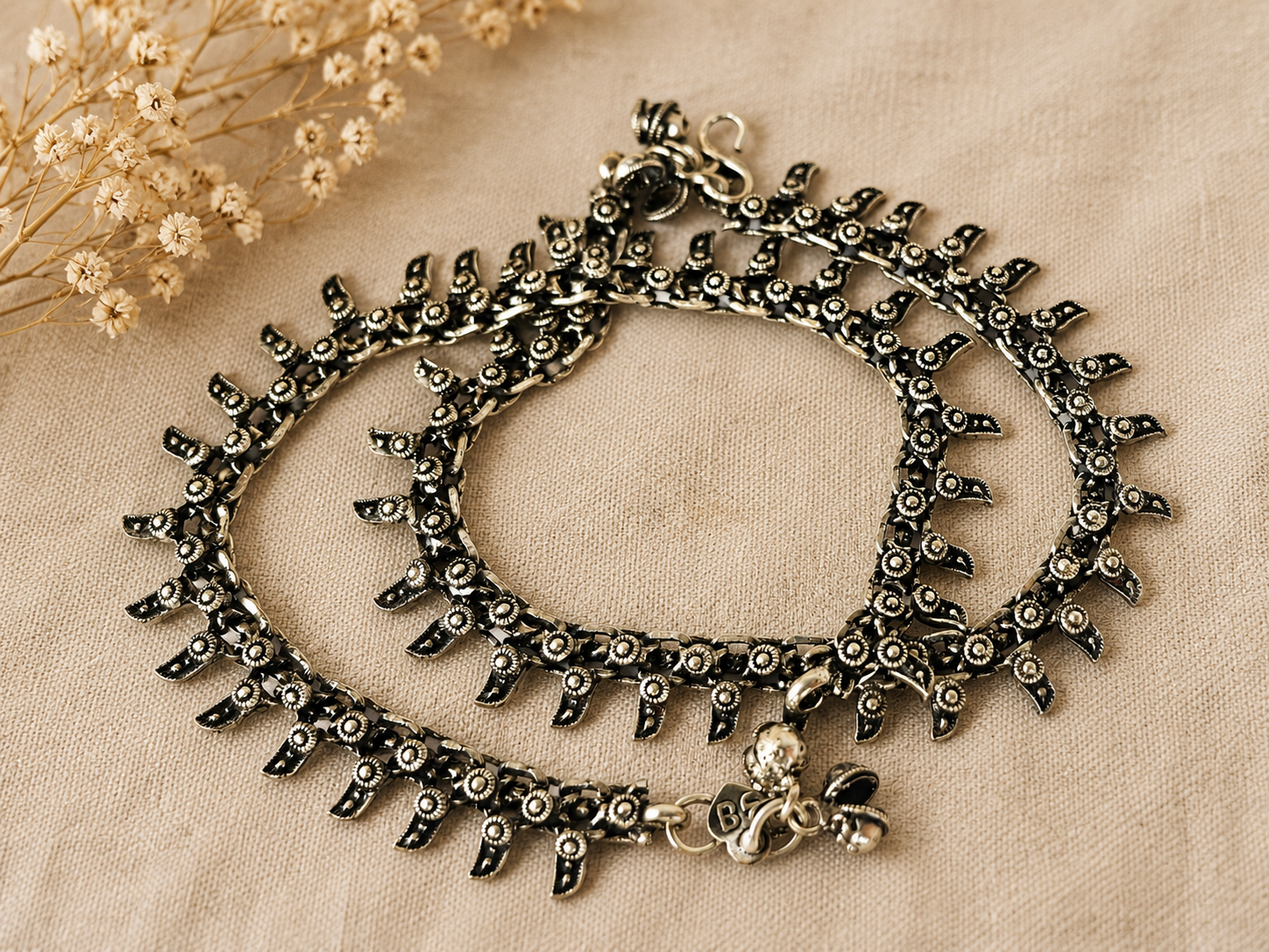 The Mirage Fashion Antique Silver Tribal Charm Anklet – Oxidized Boho Statement Payal for Women
