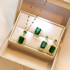 MIRAGE - classic Green Stone pendent earing set with rings