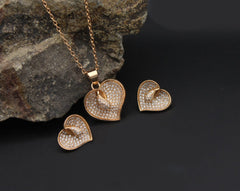 MIRAGE - Heart shape golden Dimond Pendent Earing Set with Chain