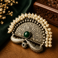 Green: Oxidized pearl statement ring with green centre stone
