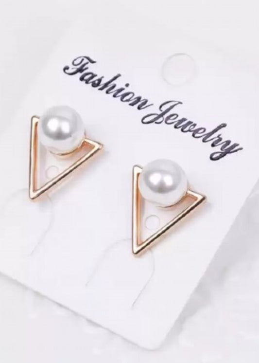Mirage Triangular pearl stud earrings